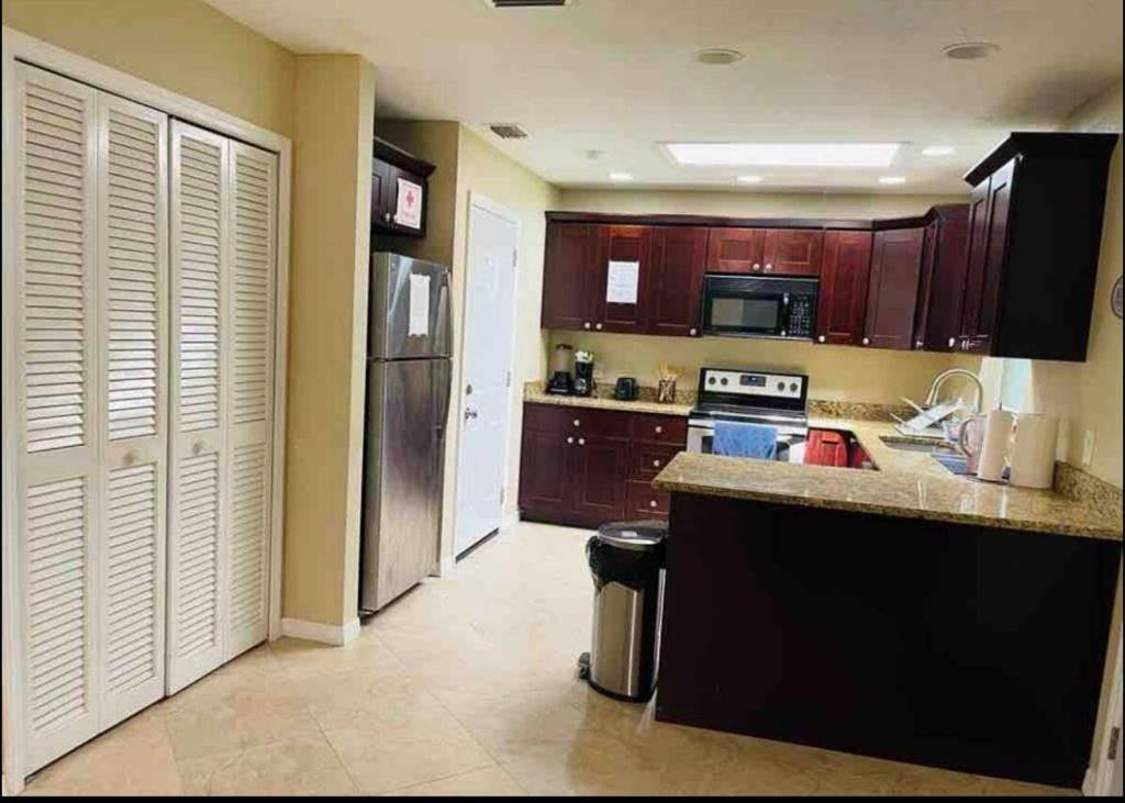 Apartmán Tutul House Tampa Exteriér fotografie